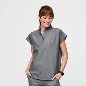 FIGS Rafaela Oversized Scrub Top Graphite Gray Size M